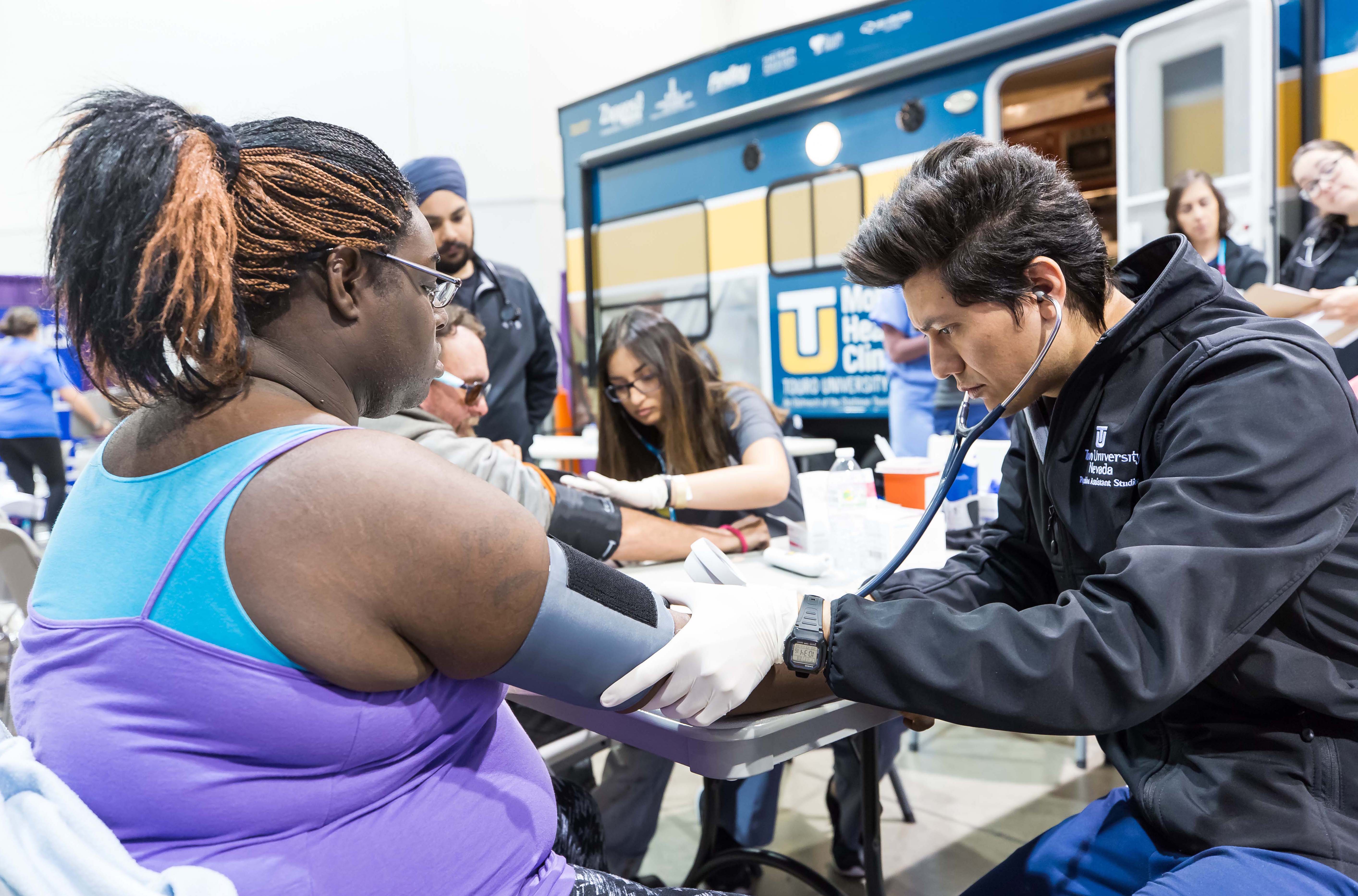 Touro Nevada students, faculty and staff at Project Homeless Connect.