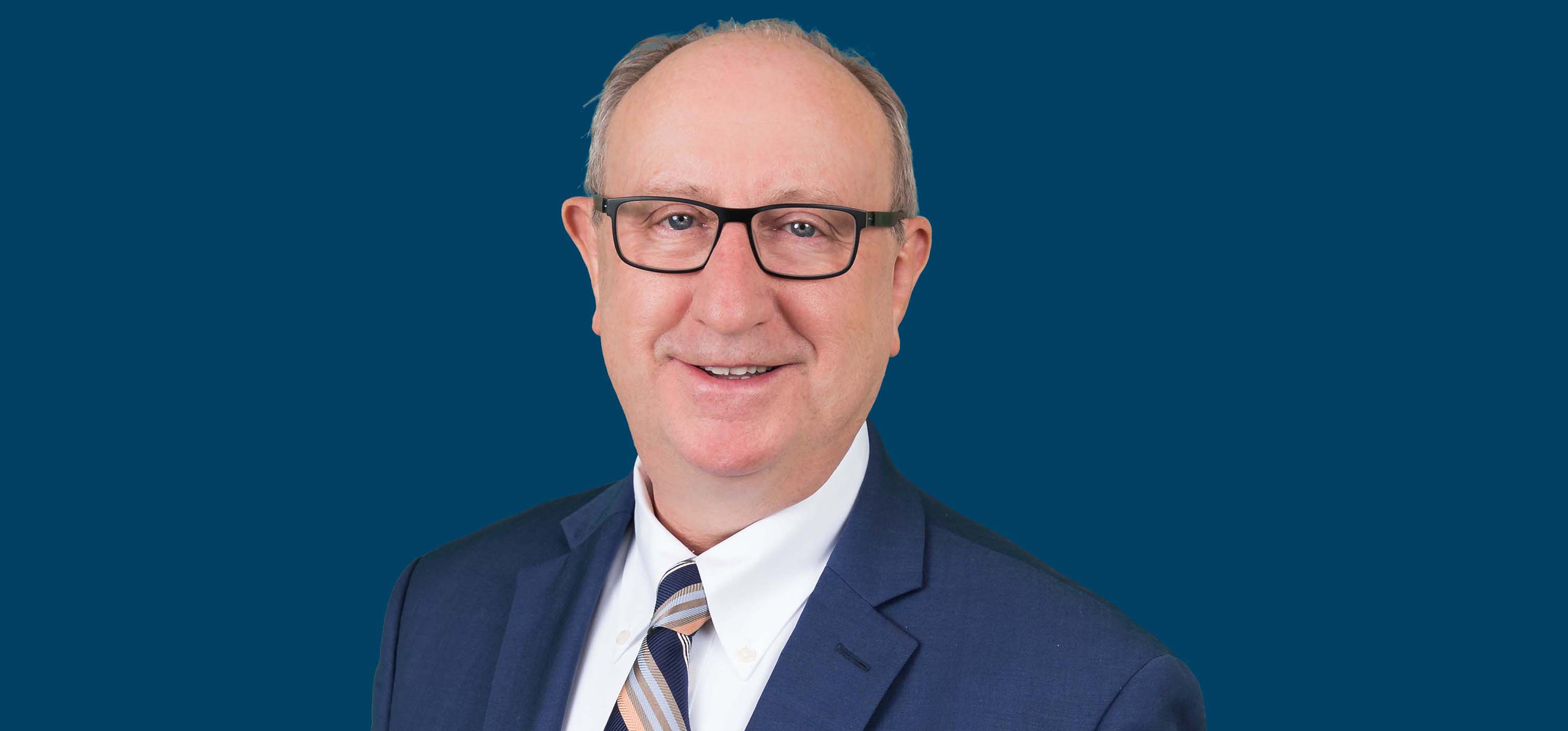 Dr. Wolfgang Gilliar.